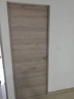 Puertas de madera, referencia PT047