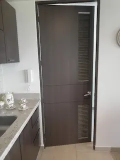 Puertas de madera, referencia PT051
